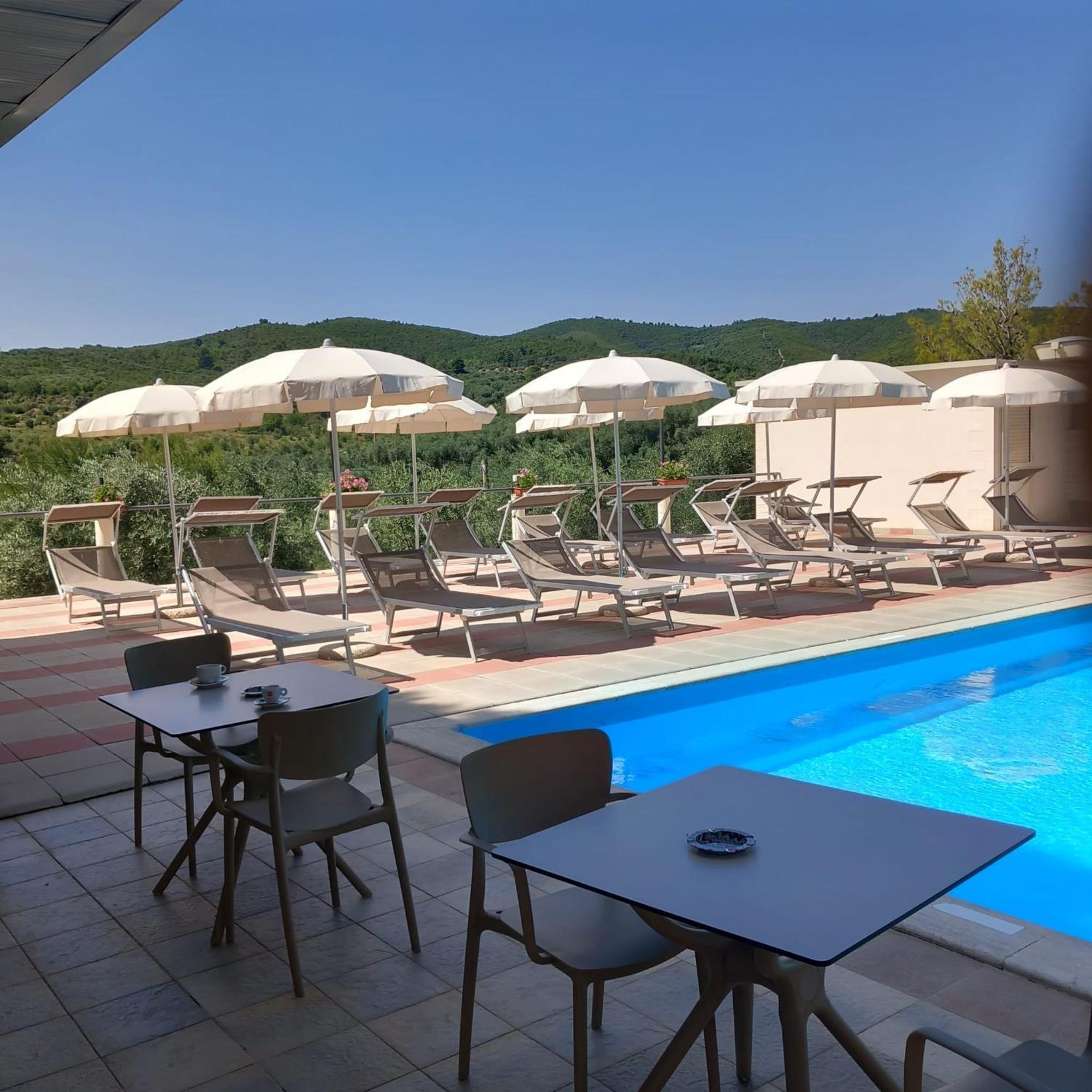 RESIDENCE SAN LUCA - PISCINA e AREA SOLARIUM Vieste Exterior foto
