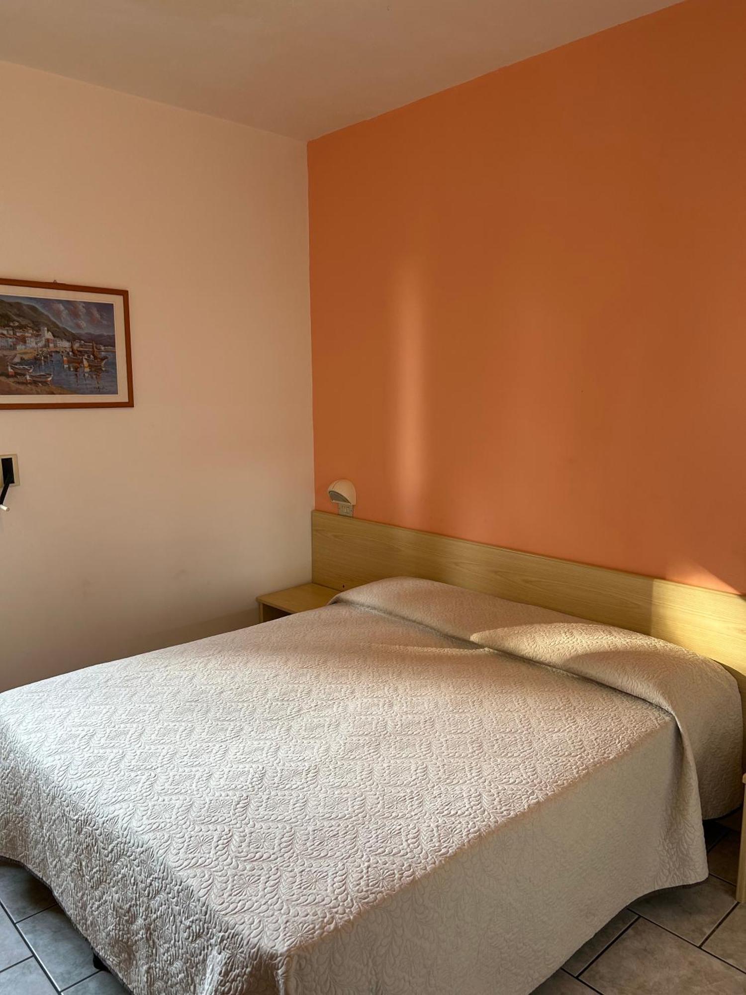 RESIDENCE SAN LUCA - PISCINA e AREA SOLARIUM Vieste Exterior foto